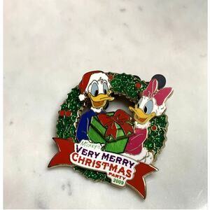 Passholder Exclusive Donald Daisy Very Merry Christmas Party Disney Trading Pin